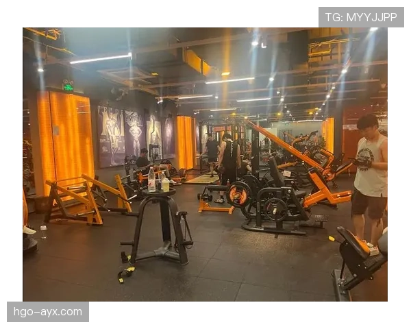 郑赛赛的日常:凌晨四点健身房打卡,咖啡当水喝,这谁跟得上啊 郑赛赛的日常:凌晨四点健身房打卡,咖啡当水喝,这谁跟得上啊